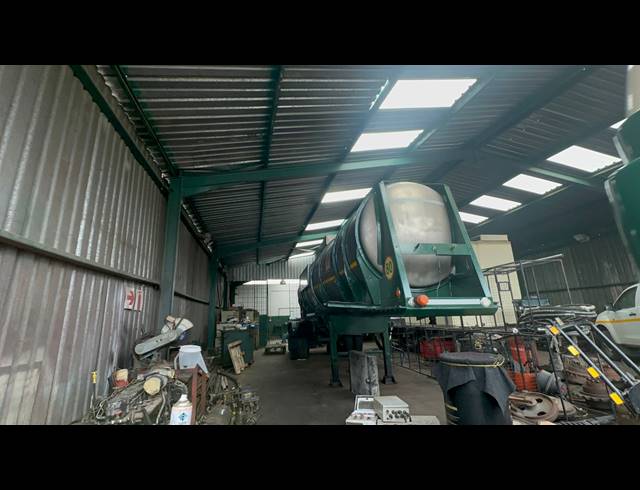 800M² WAREHOUSE TO LET IN CHLOORKOP